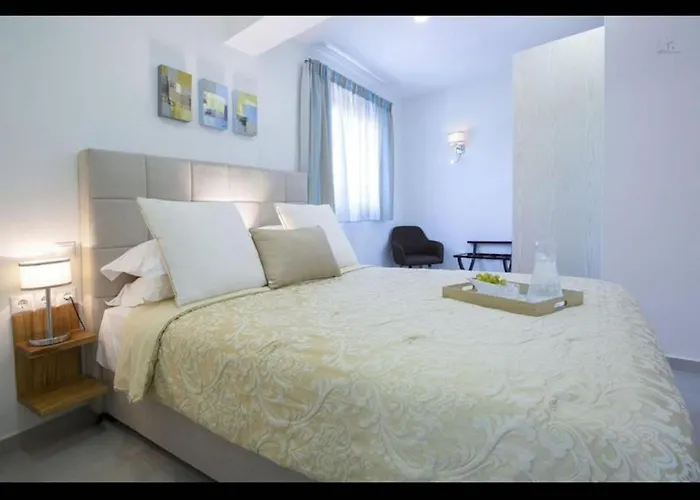 Del Mar Up To 10 Guests Amuso Bay Evgiros